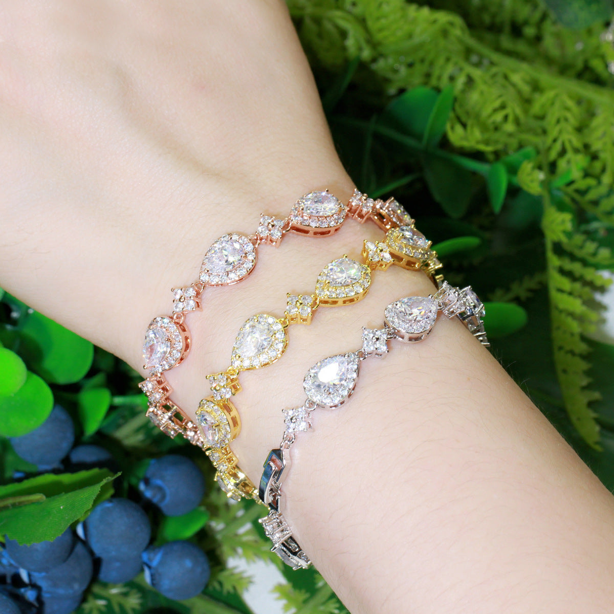 Classic Teardrop Geometric Women's Bracelet