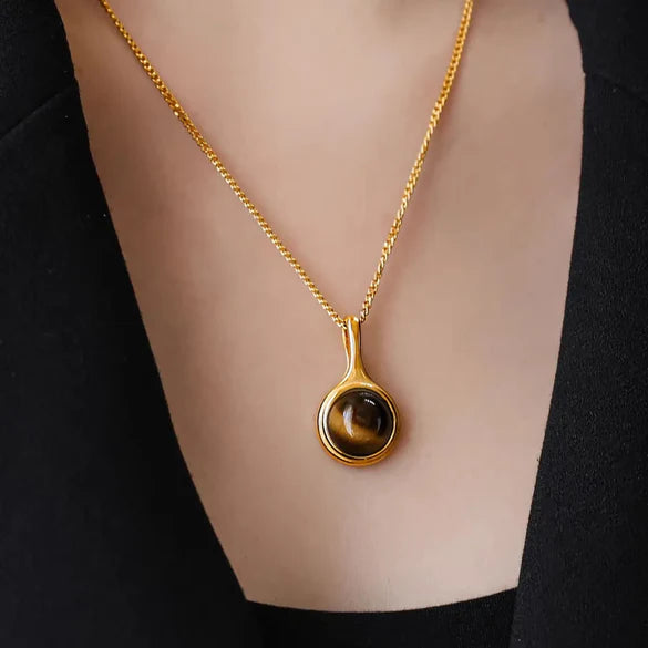 Geometric Shell Pendant Necklace – Natural Stone & Zircon Alloy