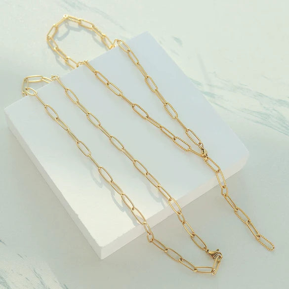 Geometric Minimalist Clavicle Necklace – 18K Gold