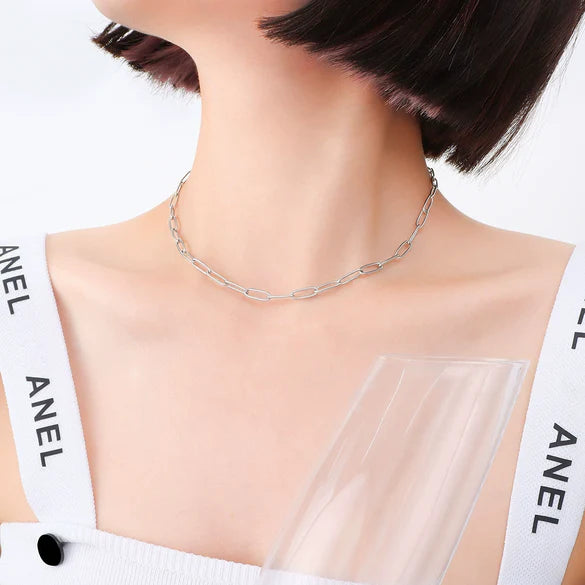 Geometric Minimalist Clavicle Necklace – 18K Gold