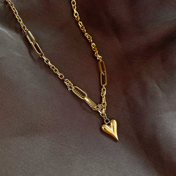 Velqar Peach Heart Necklace – Titanium Steel, Water Wave Chain, Light Luxury